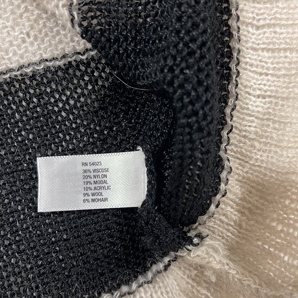🌺gap black and creme striped sweater size S - Picture 5 of 5